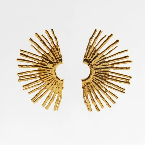 ZARA Fan Earrings - Picture 1 of 15